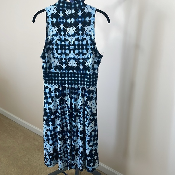 WISP Sleeveless Dress - Picture 4 of 4